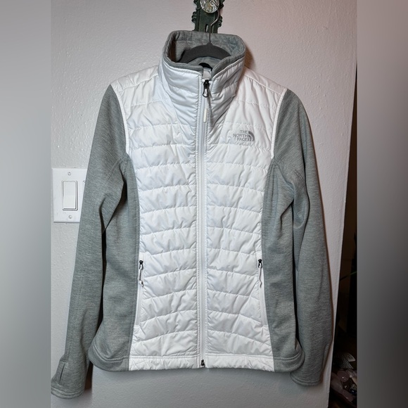 The North Face Women's White & Gray Insulated Fleece Jacket - Picture 2 of 5
